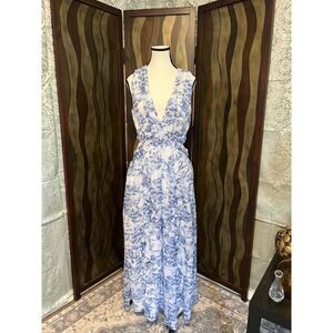Abercrombie and Fitch blue toile printed maxi dress. Size L.